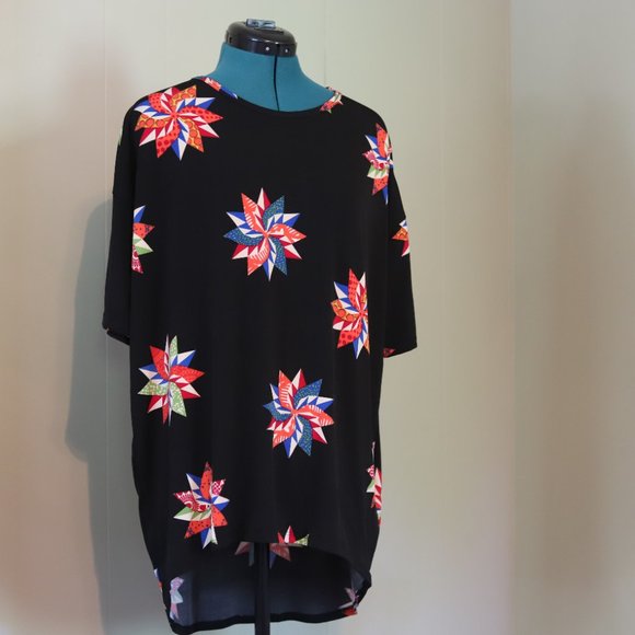 LulaRoe | Pinwheel Irma Tunic - Picture 5 of 8